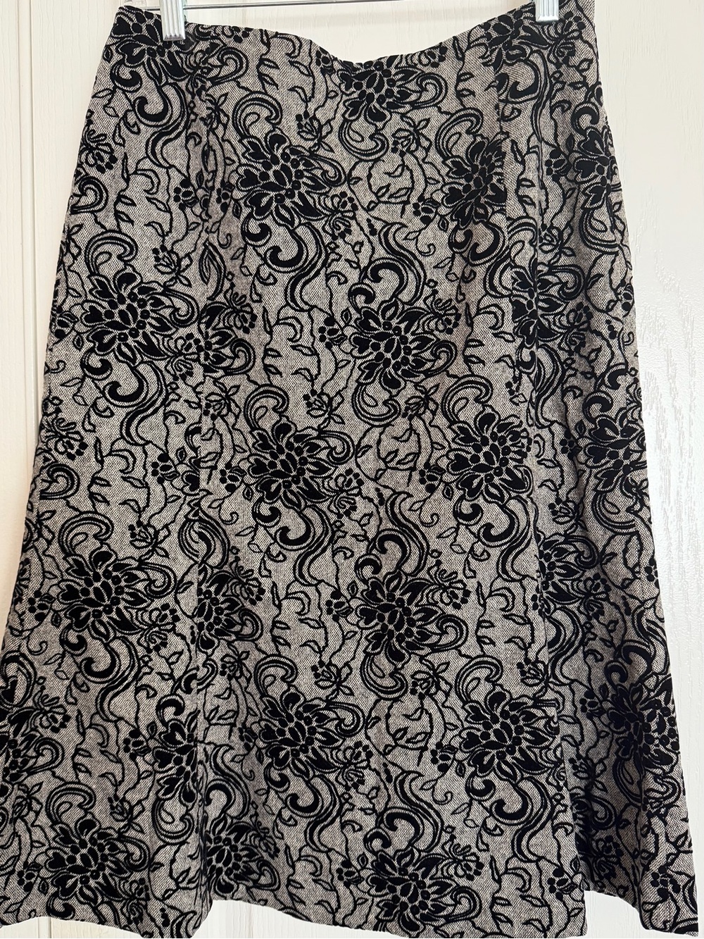 Ann Taylor LOFT Wool Blend Floral Flocked Midi Skirt Size 10 Black Tan